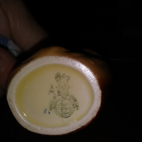 Royal Dalton mini pitcher - Picture 5 of 5